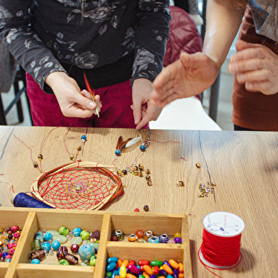 Atelier des savoir-faire - Ateliers graines d'artisans : Attrape-rêves avec Violette DERBOUX