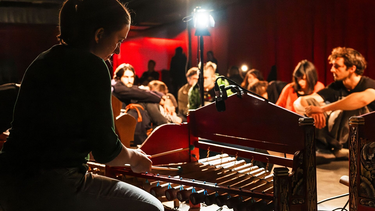 La fraternelle - Musique: Am Angklungklang »Ensemble Batida