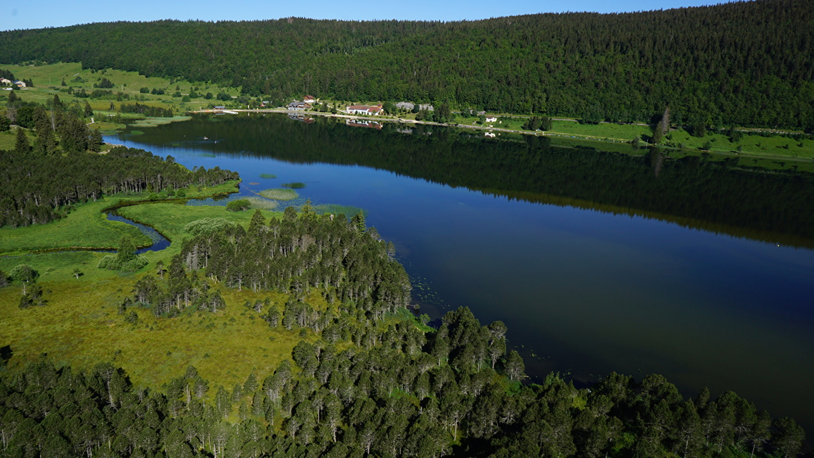 Conférence 'A la découverte des tourbières et lacs de la montagne jurassienne' par Pierre Durlet