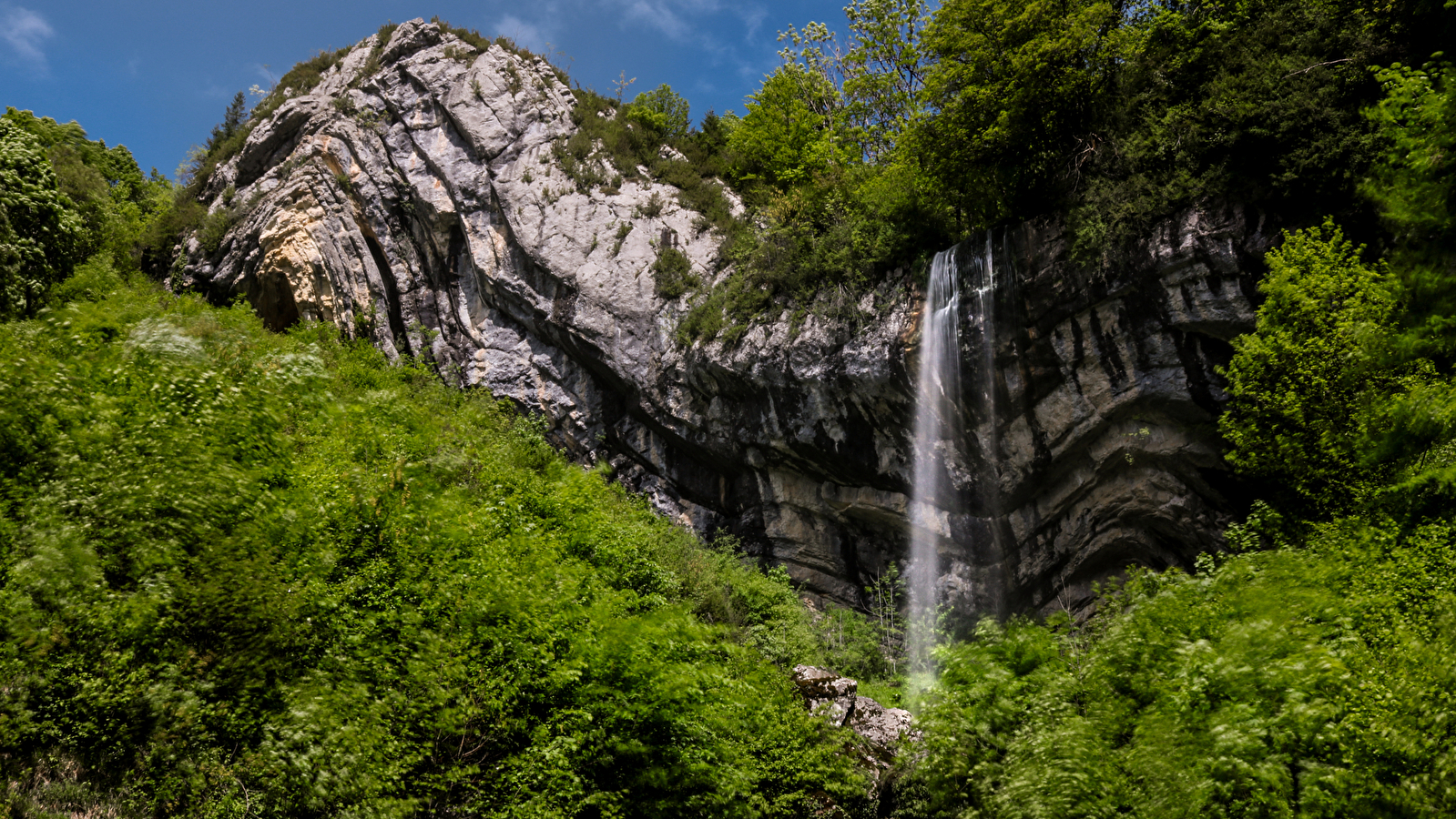 Le Chapeau de Gendarme (Saut du chien et cascade du Moulin d'Aval) 