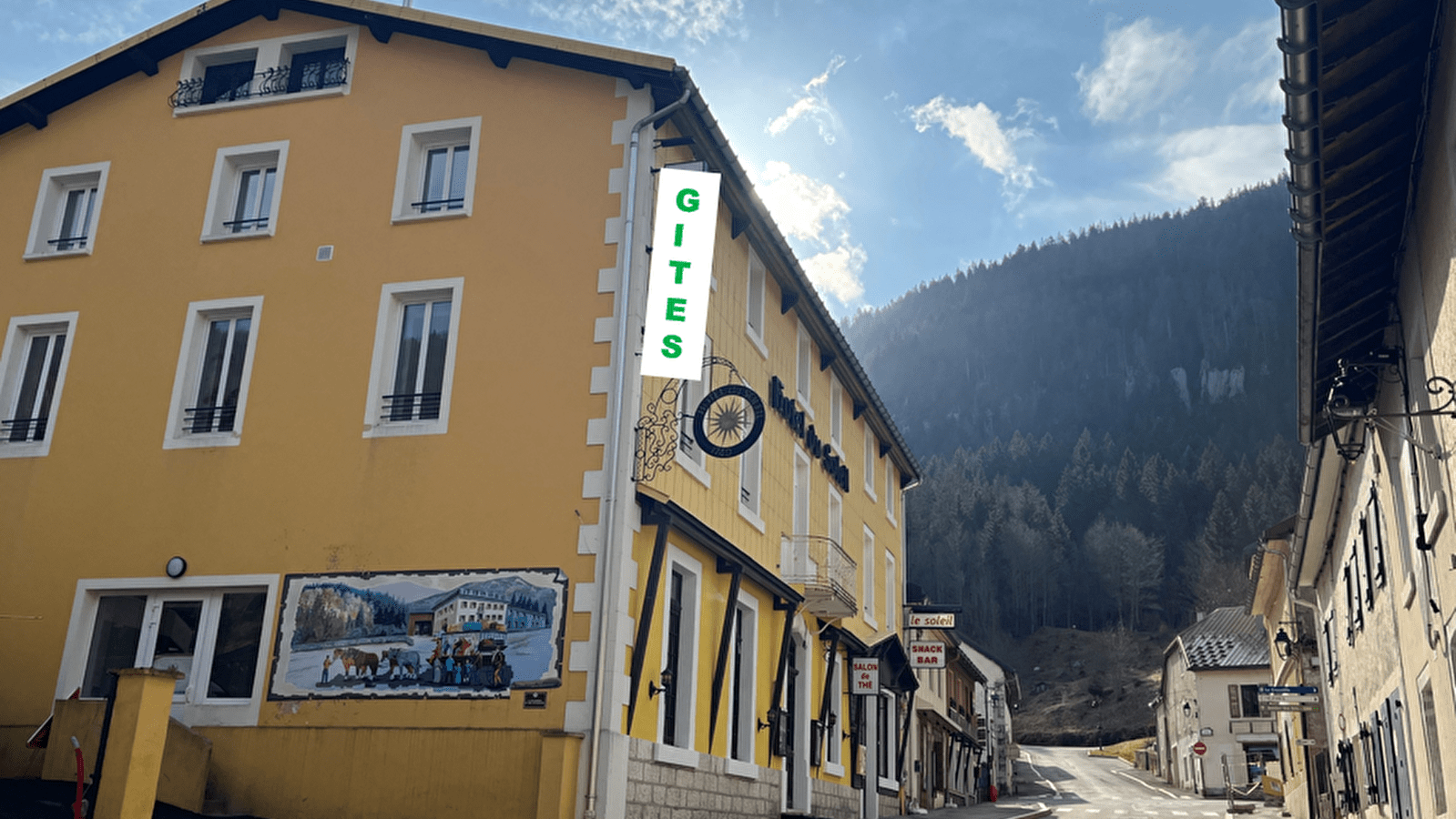 Gites Au Soleil Jura si Ain